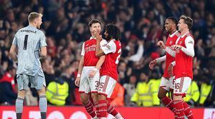 疑和嘲笑 疑和嘲笑